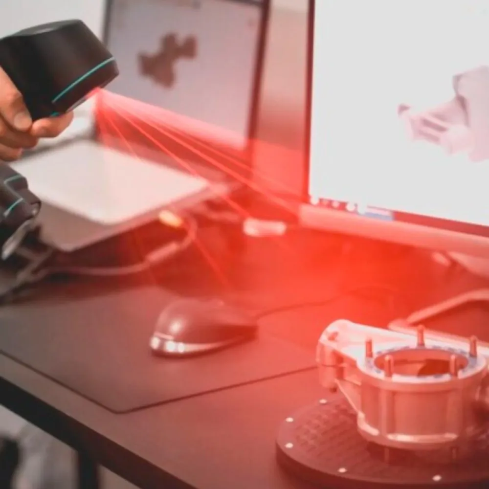 Escaneado tridimensional de una pieza física mediante escáner profesional y software de digitalización