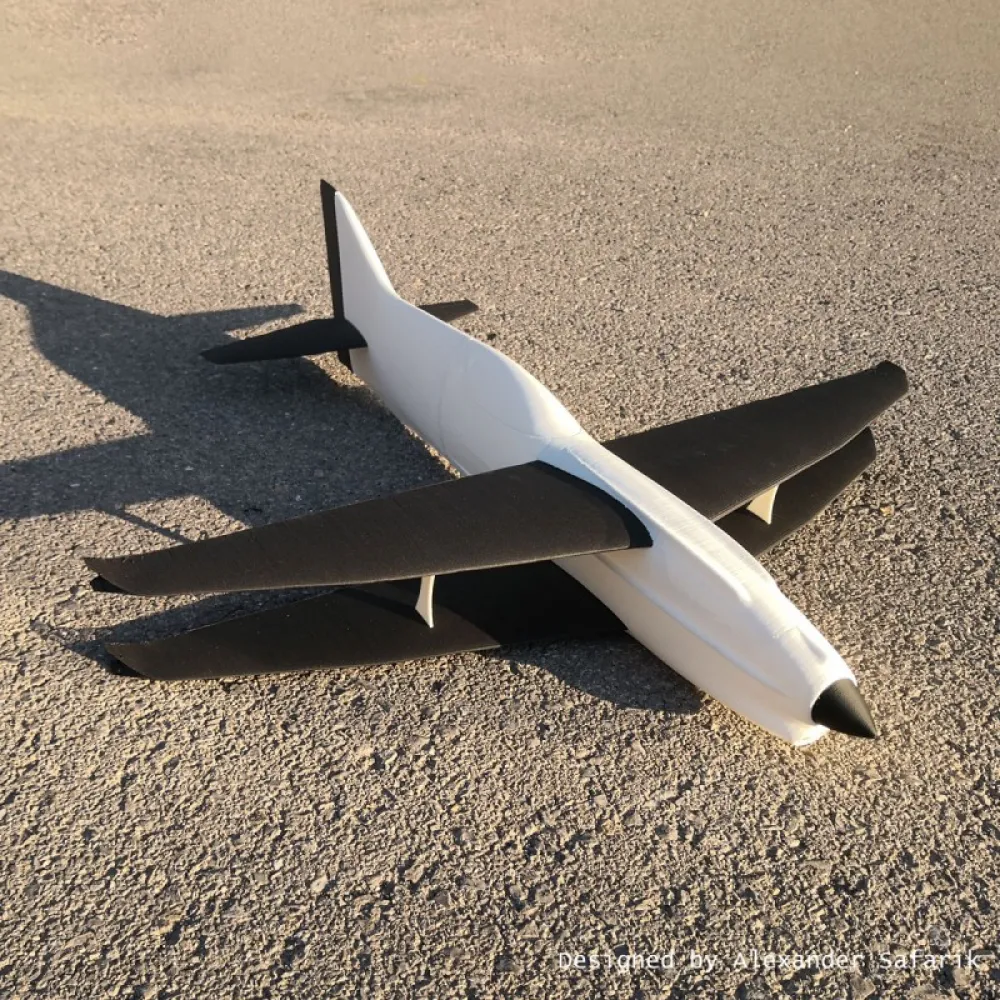 Modelo de avión RC impreso con Recreus PLA-LW como ejemplo de aplicación ligera
