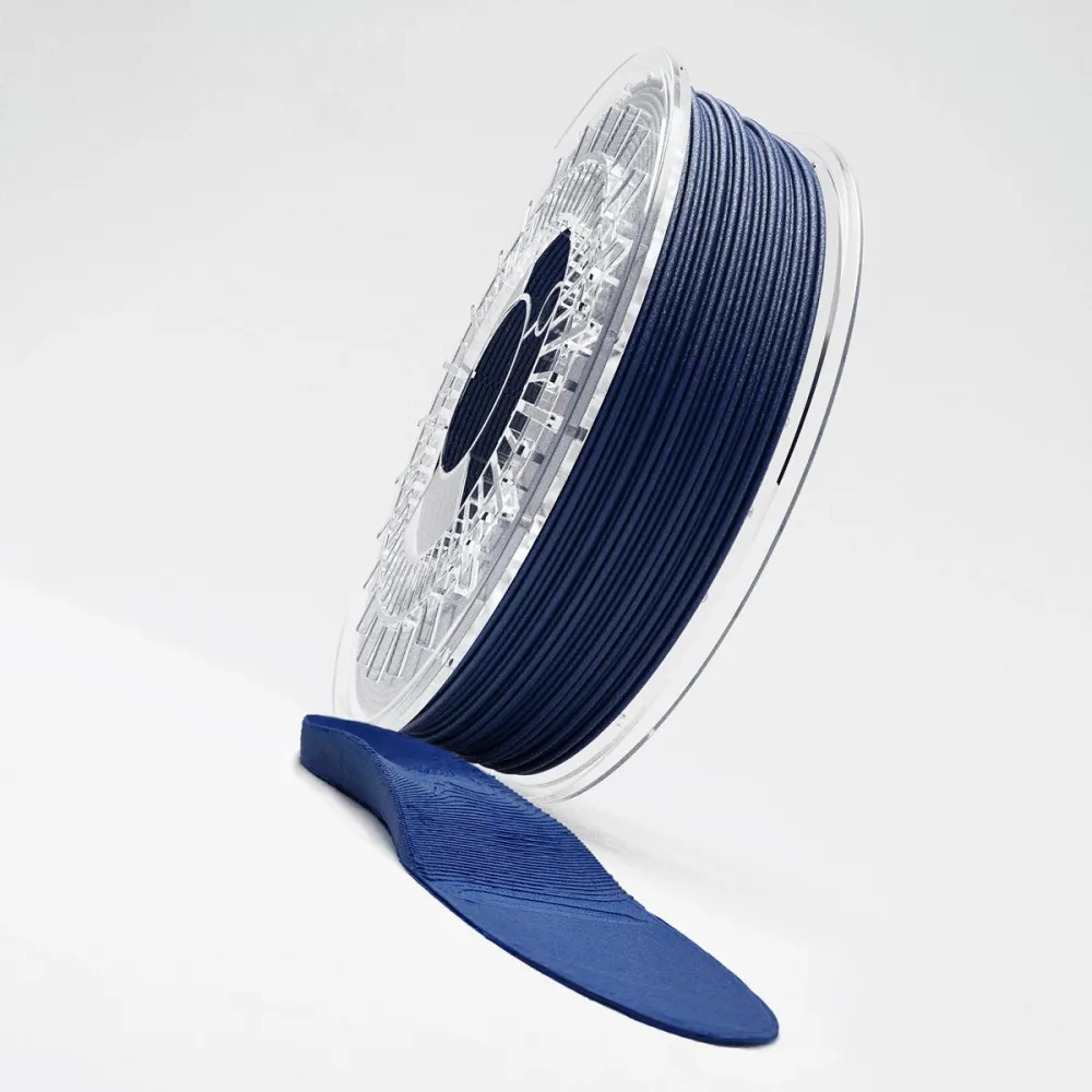 Bobina de 750 g de Recreus Filaflex 95A Foamy Azul Denim con una plantilla flexible impresa