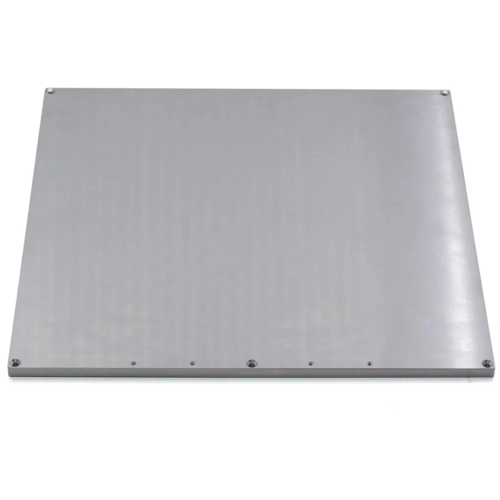 Base HTA3D de aluminio fundido mecanizado de 330 por 330 milímetros y 8 milímetros de grosor
