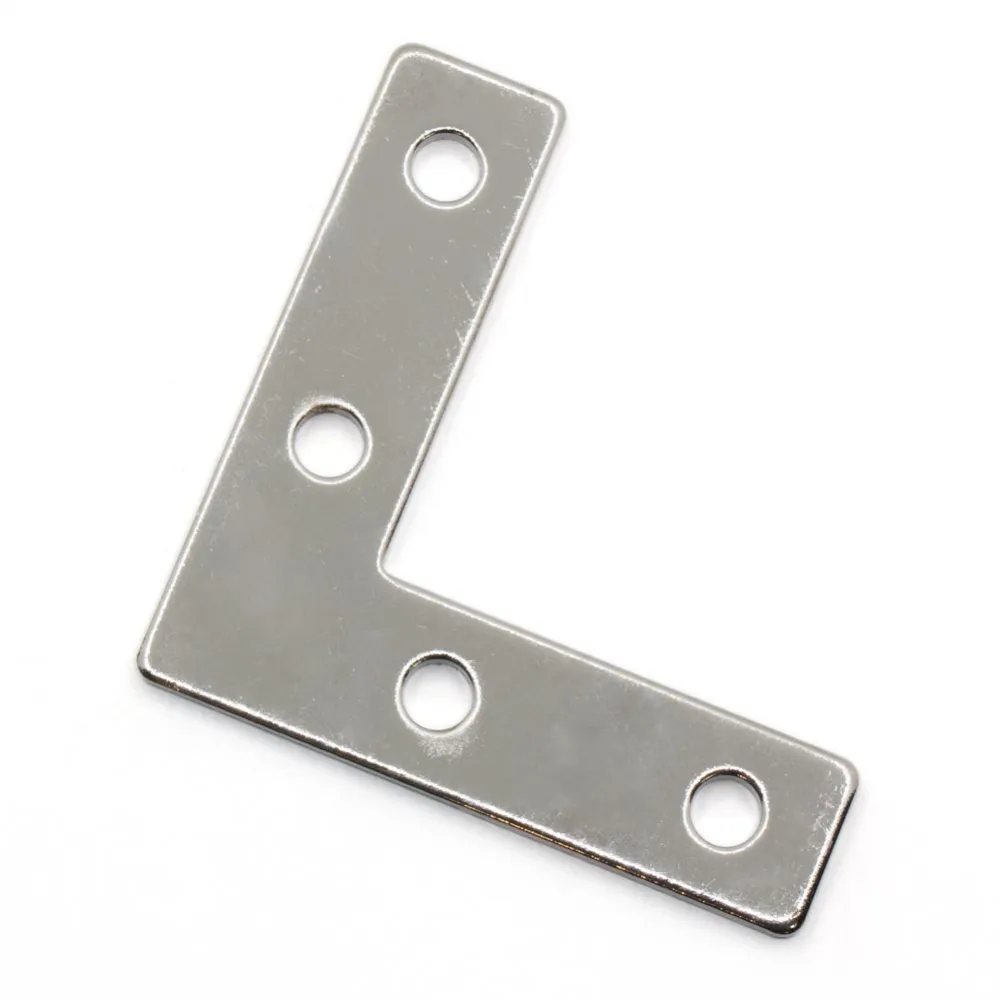 Placa metálica exterior en L con cuatro orificios para perfiles de aluminio serie 20