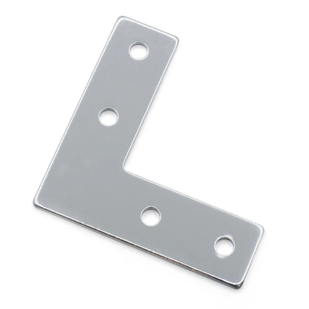Placa metálica exterior en L con cuatro orificios para perfiles de aluminio serie 30