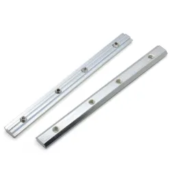 Conector interno recto con 4 prisioneros M6 para perfiles serie 30, ranura 8 mm