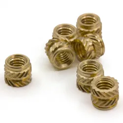 Inserto roscado M4 de Brass para termofusión – Ø6 × 8 mm